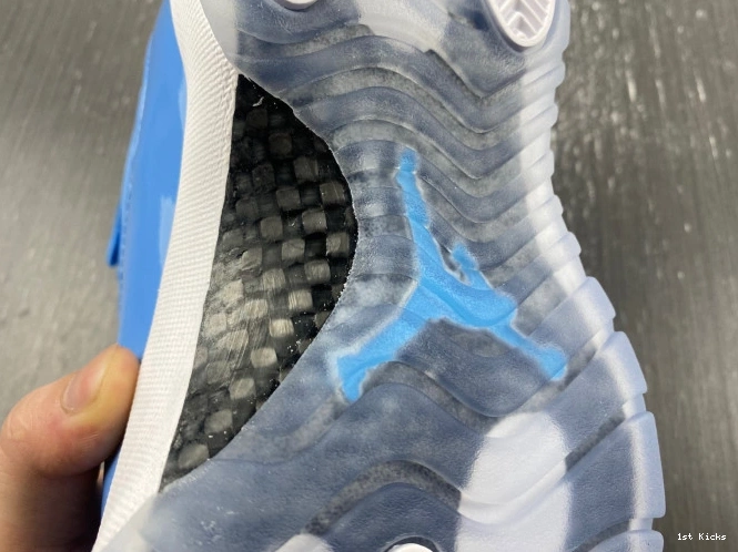 1st Kicks (11 Gift Flight of Jordan 29) 717602-900 Ultimate 0821